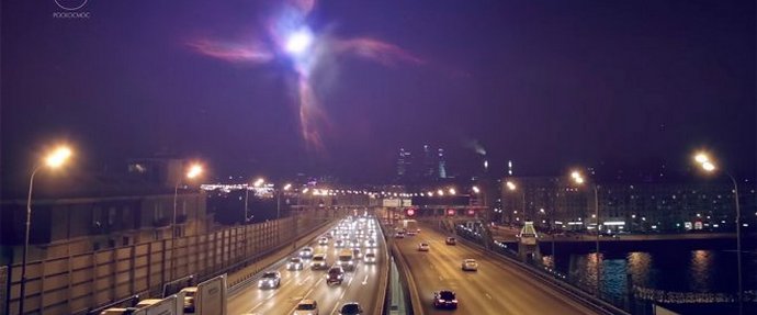 Cielo notturno con oggetti spaziali vicino alla Terra dall'immaginazione di un animatore
