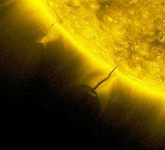 Ricercatore azero: uno strano oggetto vicino al sole è un UFO