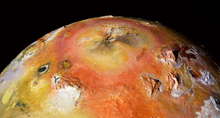 Eruzione prevista del vulcano Loki sul satellite di Giove