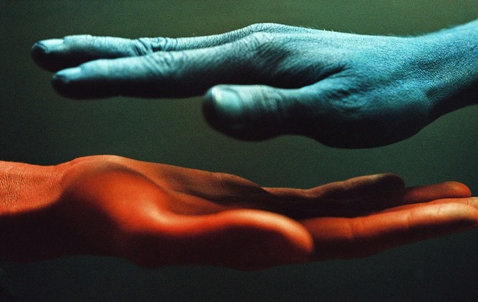 Il primo contatto di gruppo di terrestri con alieni