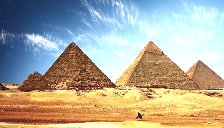 Piramidi di Giza dagli angoli più sorprendenti