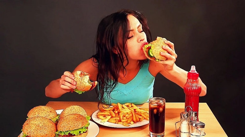 Perché non puoi mangiare fast food, dicono gli scienziati