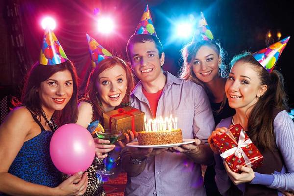 è possibile festeggiare un compleanno in anticipo 