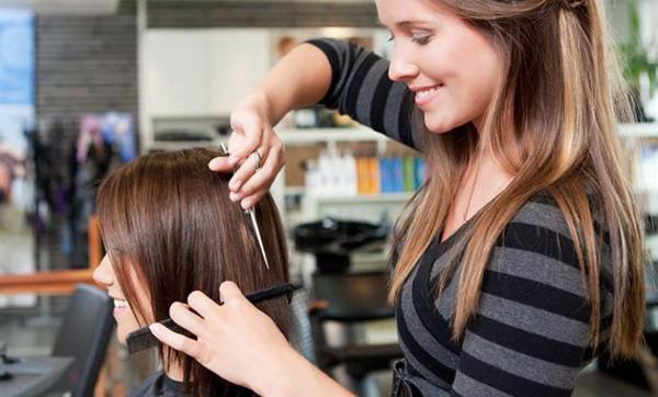 perché non dovresti tagliarti i capelli durante la gravidanza 