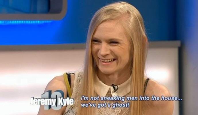 Sospettato di tradimento, gli inglesi incolpano il fantasma