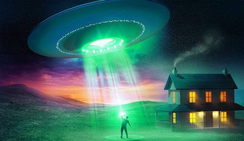 Un uomo rapito da alieni ha raccontato di essere stato tenuto in una nave con liquido verde