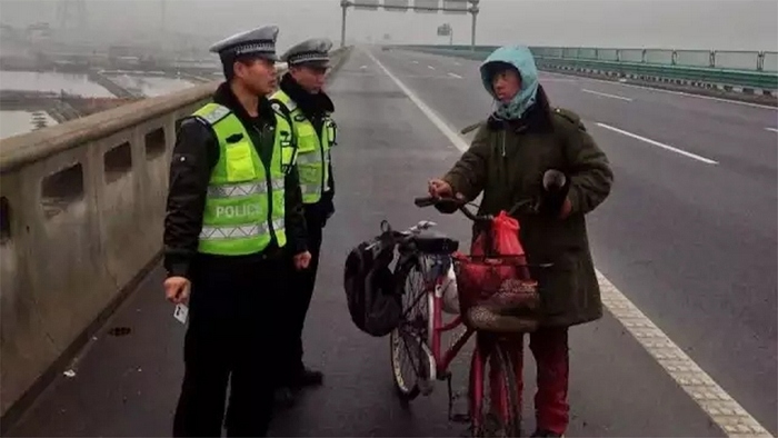 Cinquecento chilometri in bicicletta, ma non nella direzione sbagliata