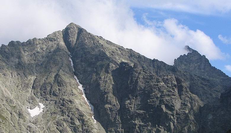 Il Polo difficilmente ha scalato la montagna più alta del paese e ... ha incontrato uno sconosciuto inaspettato lì