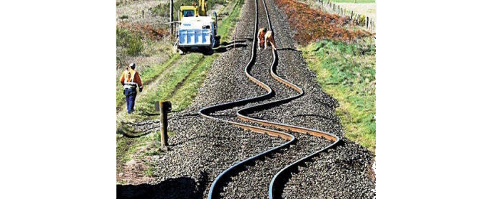 Gli alieni hanno curvato il binario della ferrovia