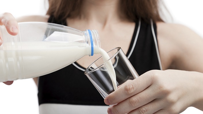 Il processo di perdita di peso può essere accelerato della metà se si beve il latte