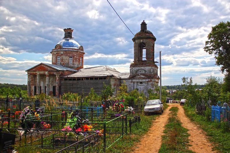 Camminare per il cimitero non è così innocuo come sembra.