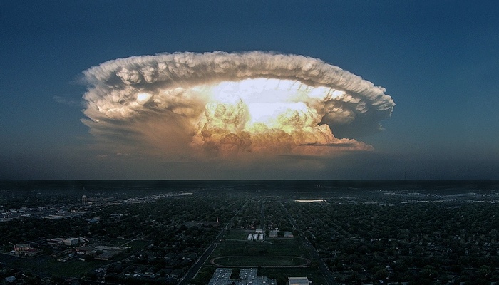 Un'esplosione radioattiva in Europa, che viene messa a tacere