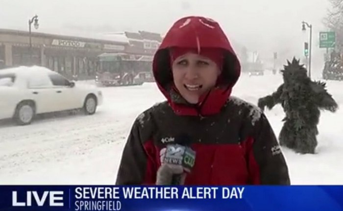 Il rapporto sulla bufera di neve è venuto ad ascoltare lo yeti
