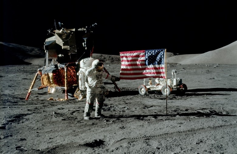 Gli scienziati russi dimostrano la permanenza degli americani sulla luna