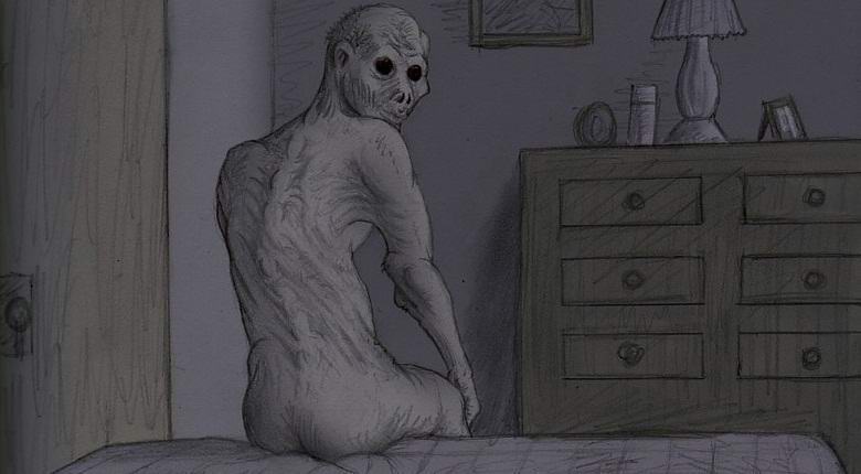 Un russo ha guardato una terribile creatura nella finestra di una casa vicina per diverse settimane