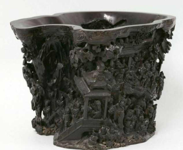 La coppia è rimasta scioccata nell'apprendere che hanno puntellato la porta con un piatto per $ 400.000