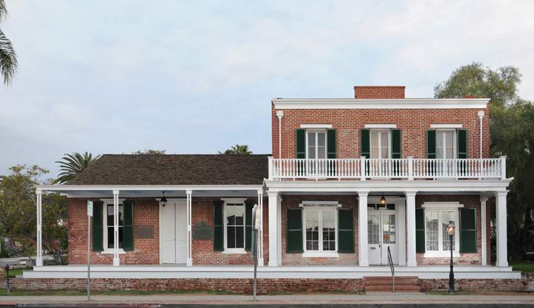 Fotografato un fantasma di una donna con i capelli lunghi