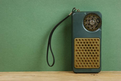 Transistor-radio-shutterstock_158551028-WEBONLY-480x319