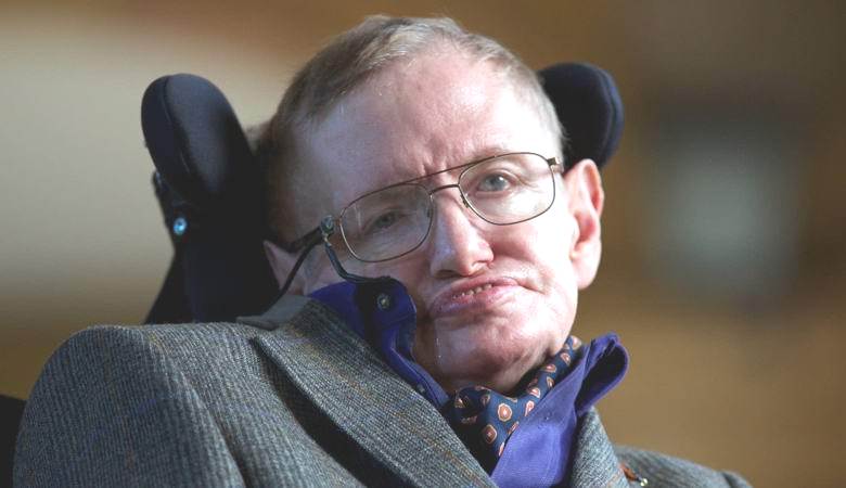 Stephen Hawking temeva la morte della razza sovrumana