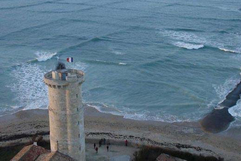Strani quadrati sull'acqua