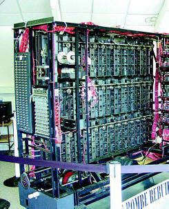 Copia completa e funzionante di Bombe al National Computer Museum di Bletchley Park (Regno Unito)