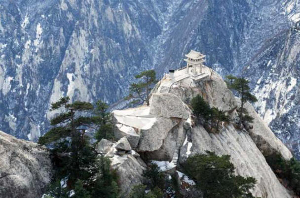 Il segreto delle grotte nella montagna cinese Huashan