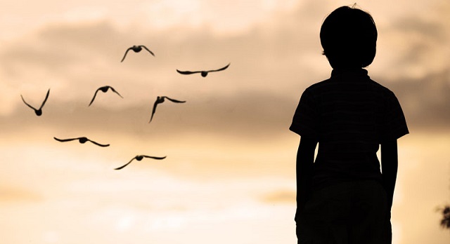 Il ragazzo ha scoperto un'insolita fobia - ha paura di crescere e diventare un adulto