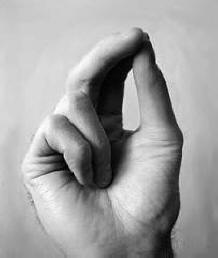 Gli scienziati hanno dimostrato sperimentalmente che il segno della croce uccide i microbi e altera le proprietà ottiche dell'acqua.