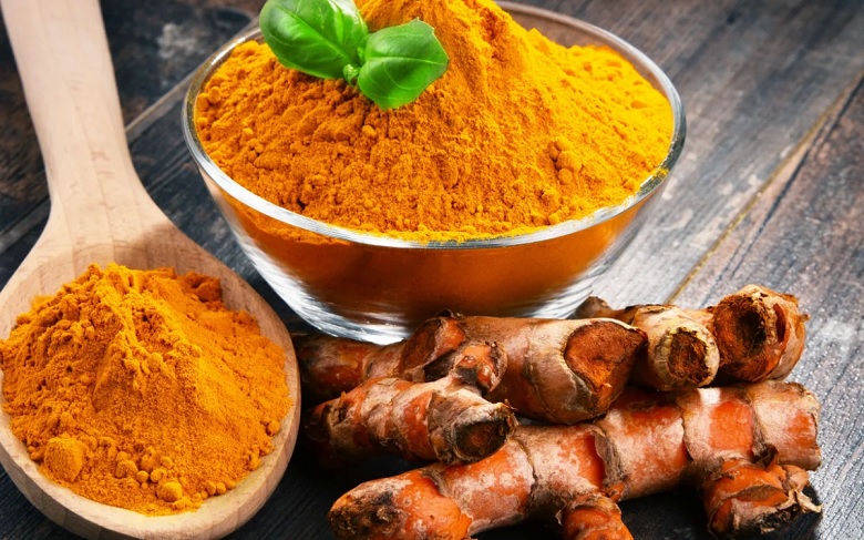 Gli scienziati hanno avvertito dei pericoli del consumo di curcuma
