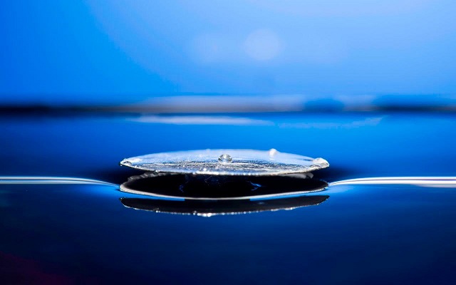 Gli scienziati hanno capito come rendere il metallo inaffondabile