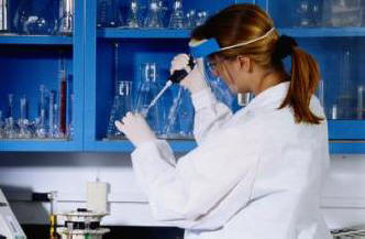 Gli scienziati hanno collegato i batteri viventi con l'oro