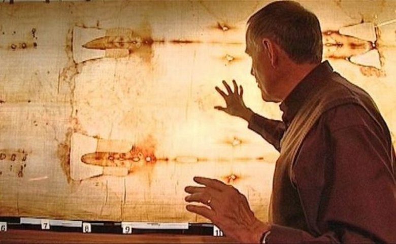 Gli scienziati hanno nuovamente parlato di falsificare la Sindone di Torino