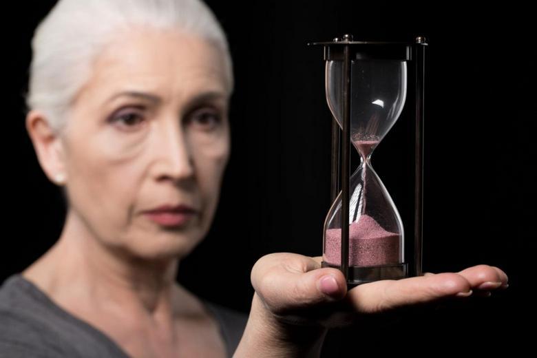 Uno scienziato ha identificato l'età più miserabile della vita umana