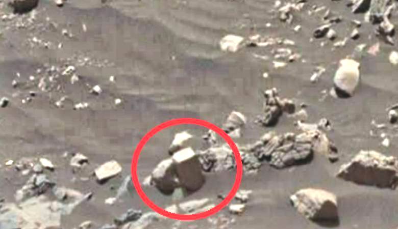 L'ufologo ha trovato un mattone in una fotografia di Marte