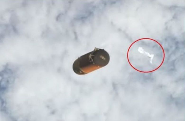 Gli ufologi hanno trovato gli UFO nel vecchio video