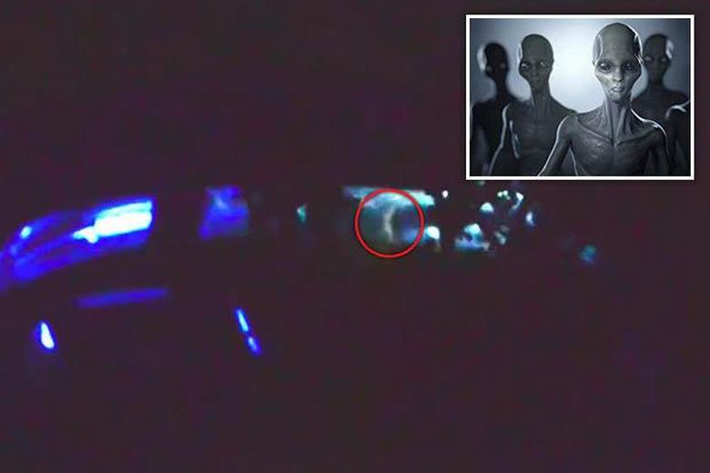 Ufologi catturati su un video alieno in un'astronave