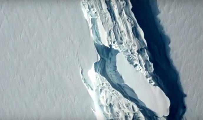 Un'altra crepa gigante scoperta in Antartide