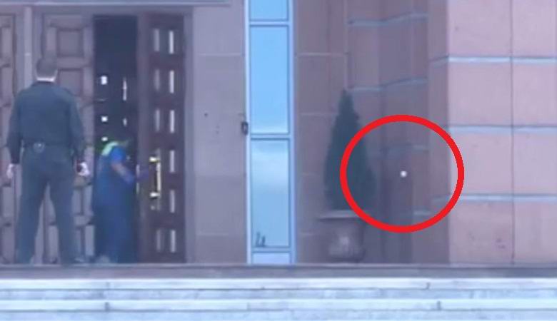 Durante una sparatoria, un plasmoide è volato vicino al tribunale regionale di Mosca