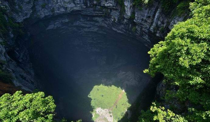 In Cina, scoperto una suggestiva grotta sotterranea