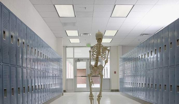 In Malesia, a causa del fantasma, hanno chiuso la scuola. La foto del fantasma è finita in rete