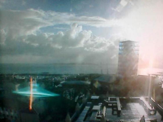 Un oggetto blu incomprensibile è stato notato nel cielo sopra le Isole del Canale