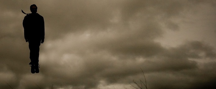 Una persona volante ha colpito l'obiettivo della fotocamera