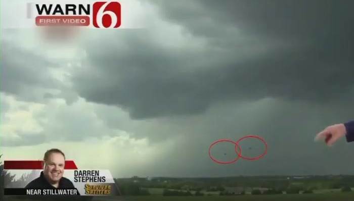 Le navi aliene colpiscono notizie in diretta dall'Oklahoma.