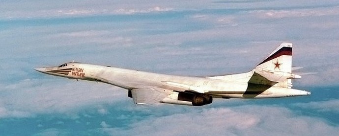 La Russia ha deciso di riprendere la produzione di bombardieri Tu-160