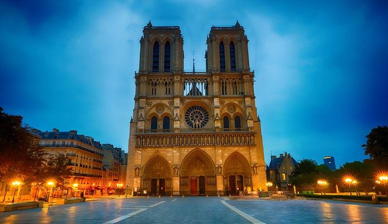 Un fantasma è stato fotografato due volte a Notre-Dame de Paris