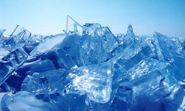 Tutti noi - Babbo Natale e fanciulla di neve