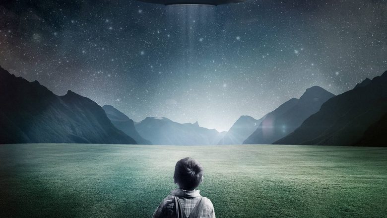 Lo scolaro giapponese attira gli UFO