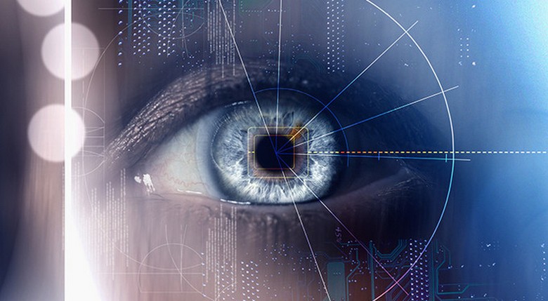 Una misteriosa sfera luminosa catturata nell'obiettivo di una telecamera IR