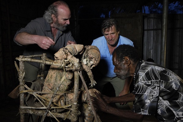 La mummia fuligginosa aiuta i locali a entrare in contatto con il mondo degli spiriti