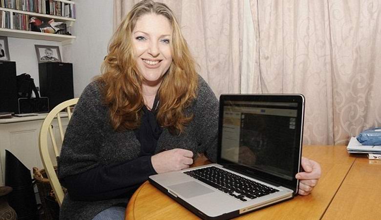 Una donna ha trovato un enorme fantasma in una fotografia di un campo d'aviazione abbandonato